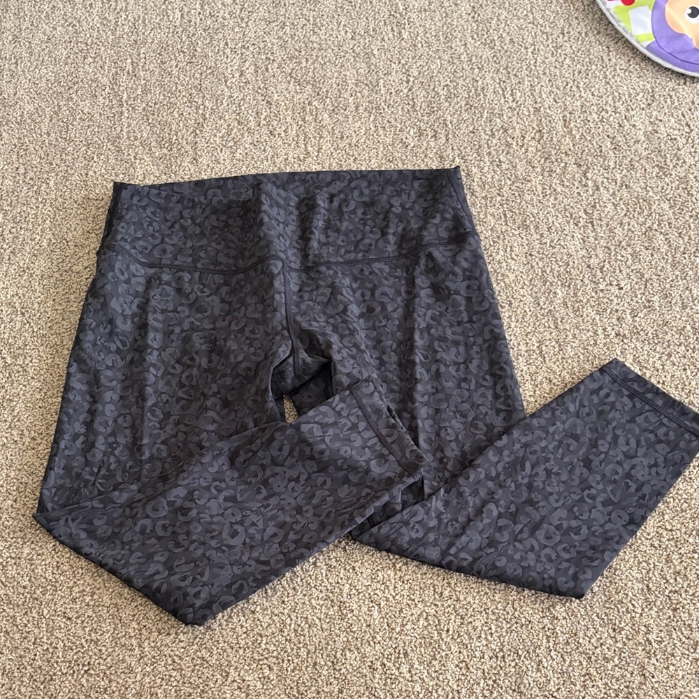 Lululemon cheetah Wunder under Leggings
